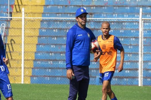 São Caetano se reapresenta após empate na estreia