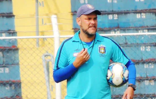 Técnico do São Caetano prega foco total em recuperação na Série D