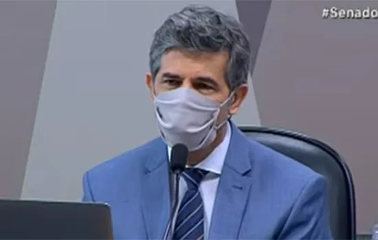 Teich diz que saiu por divergência sobre cloroquina e falta de autonomia