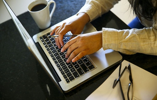 Mulheres multitarefas: um alerta à sobrecarga de trabalho