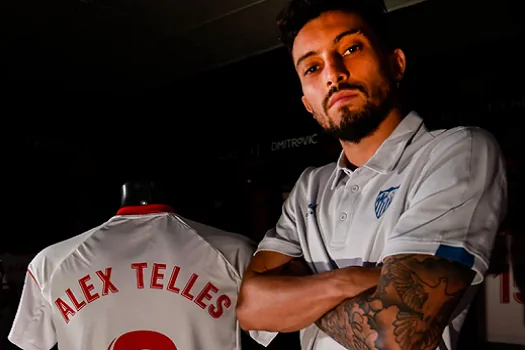 Sevilla oficializa o lateral brasileiro Alex Telles: “Honrado com a oportunidade