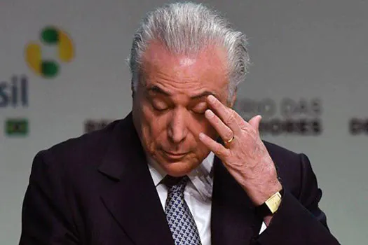 Temer passa a noite em casa e deve se entregar nesta quinta à Justiça