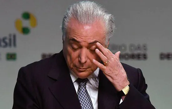 Temer passa a noite em casa e deve se entregar nesta quinta à Justiça