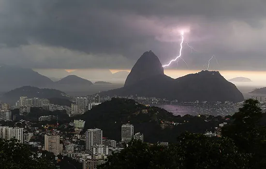 Rio anuncia medidas para conter danos de tempestade que se aproxima