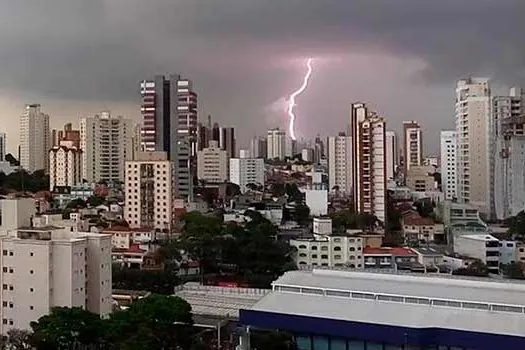 Grande São Paulo tem alerta para temporal e ventos fortes neste sábado