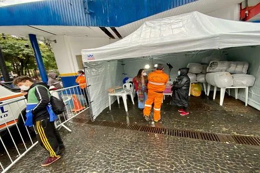 Prefeito de SP visita pontos da Operação Baixas Temperaturas