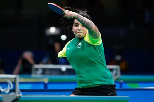 Bruna ganha o bronze para o Brasil no tênis de mesa categoria C10