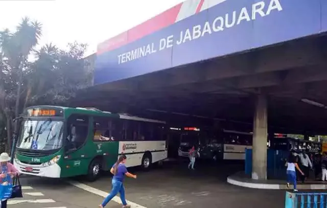 EMTU realiza Campanha do Laço Branco no Terminal Jabaquara