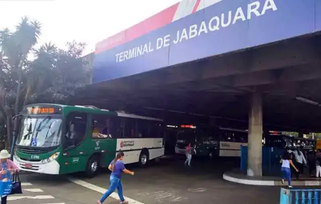 Terminal Jabaquara recebe ação de conscientização pelo fim da violência contra a mulher