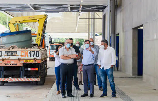 Obras do Terminal Batistini são vistoriadas pelo prefeito Orlando Morando