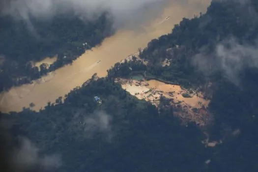 FAB reabre espaço aéreo em RR para saída espontânea de garimpeiros