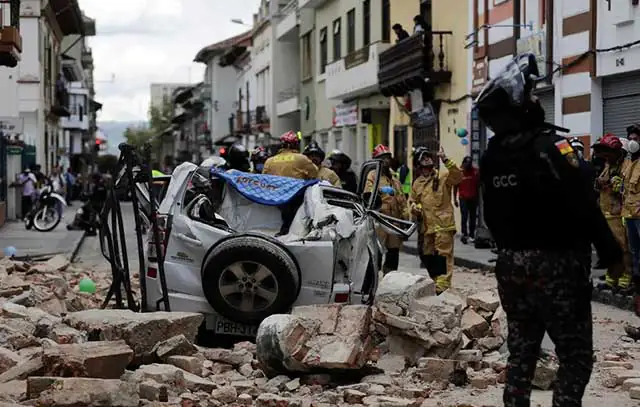 Forte terremoto abala costa do Equador