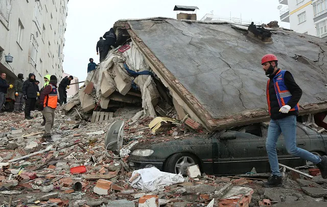 Número de mortos no terremoto na Turquia e Síria sobe para 35 mil