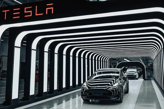 Tesla faz entrega recorde de mais de 310 mil veículos elétricos no 1º trimestre