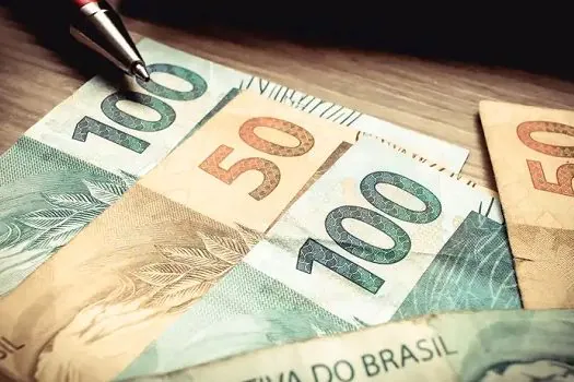 Com teto de gastos até 2027, dívida fica abaixo de 70% do PIB, diz Tesouro