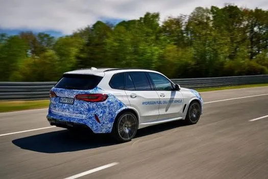 BMW testa veículos em estágio final de desenvolvimento com nova tecnologia de combustível