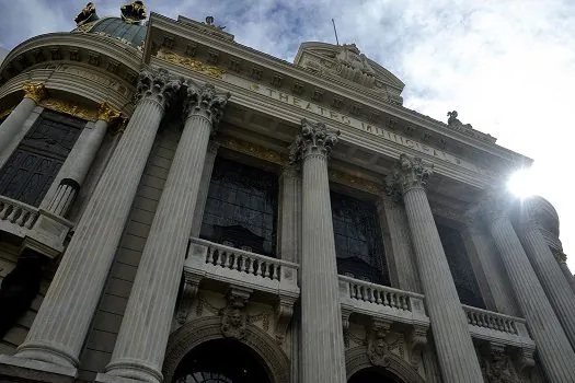 Theatro Municipal mostra o que são óperas, balés e concertos