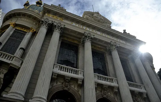 Theatro Municipal mostra o que são óperas