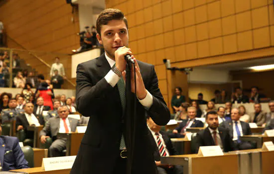 Thiago Auricchio faz primeiro discurso como deputado estadual