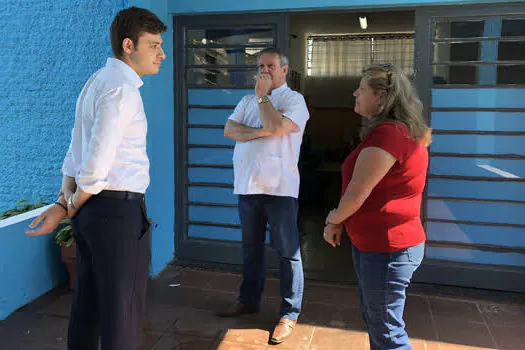 Thiago Auricchio visita escolas estaduais do Grande ABC