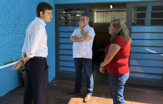 Thiago Auricchio visita escolas estaduais do Grande ABC