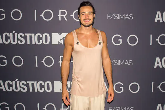 Tiago Iorc retorna ao palco em São Paulo com dobradinha de shows