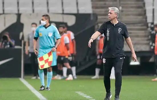 Corinthians anuncia demissão de Tiago Nunes