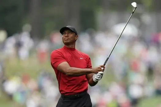 Golfista Tiger Woods sofre grave acidente de carro em Los Angeles