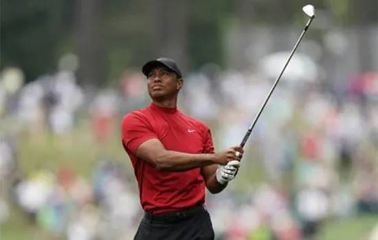 Golfista Tiger Woods sofre grave acidente de carro em Los Angeles