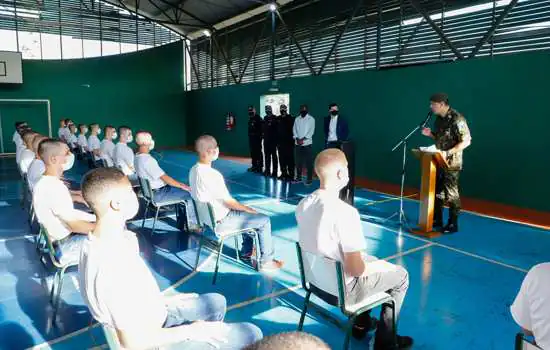 Tiro de Guerra de São Caetano realiza aula inaugural para 100 atiradores