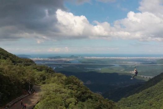 Férias de julho: Tirolesa Voo da Serra é atração do Caminhos do Mar