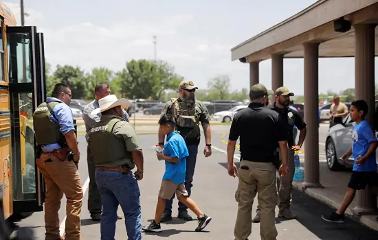 Ataque a tiros no Texas mata 14 crianças e um professor em escola infantil