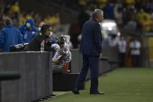 Tite comemora goleada, mas evita prometer seleção mais ofensiva para Copa