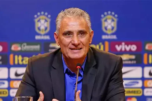 Tite encerra preparação da seleção no Brasil agradecendo carinho da torcida