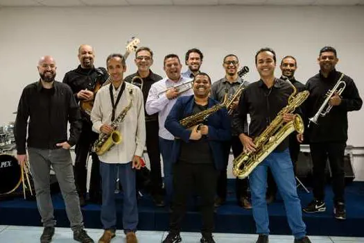 Toddy Murfi Bigband faz show em Diadema