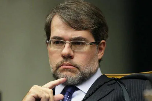 Alinhado a Guedes, Presidente do Supremo tenta limpar pauta-bomba de R$ 50 bilhões no STF