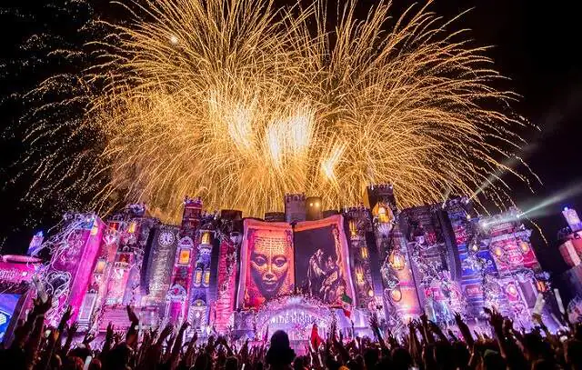 Como é o Tomorrowland