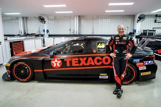 Tony Kanaan disputa pela Texaco Racing rodada dupla da Stock Car no Autódromo Velocitta