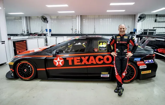 Tony Kanaan disputa pela Texaco Racing rodada dupla da Stock Car no Autódromo Velocitta