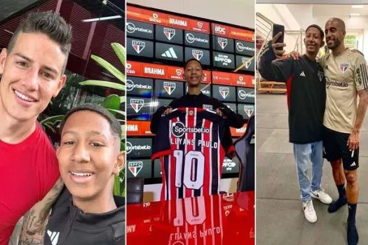 Torcedor vítima de racismo visita CT do São Paulo, ganha camisa e tira foto com jogadores