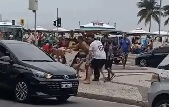 Briga de torcidas de Fluminense e Argentinos gera prejuízo de R$ 9 mil em quiosque