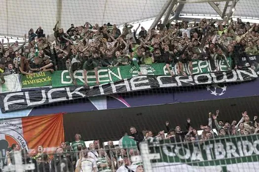 Uefa multa Celtic por faixa contra a monarquia após morte da rainha