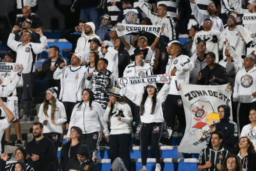 Torcedor do Corinthians morre após ser atingido por rojão antes de derrota para o Remo