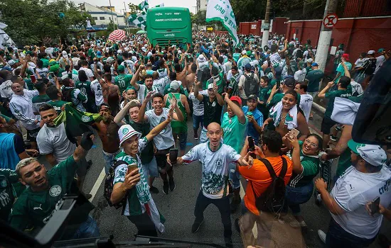 Palmeirenses encaram trâmites da covid-19 para ver time no Mundial