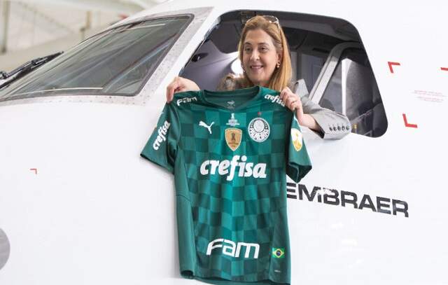 Avião comprado por Leila para o Palmeiras deve chegar ao Brasil em