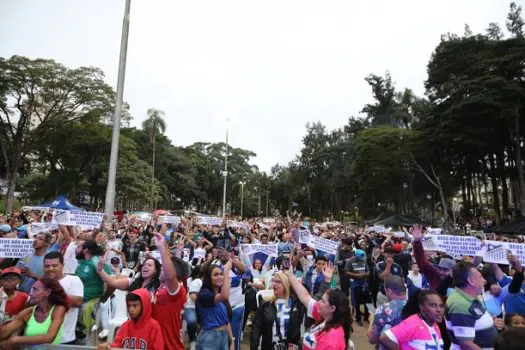 Em Diadema, 3.000 pessoas celebram feito do Água Santa no Paulistão