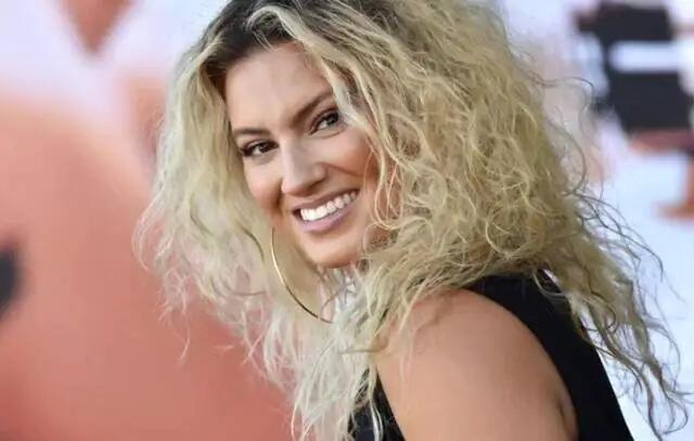 Quem é Tori Kelly