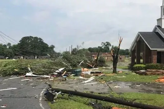 Tornados matam pelo menos seis pessoas nos Estados Unidos