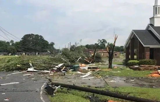 Tornados matam pelo menos seis pessoas nos Estados Unidos