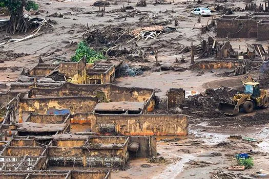 MP quer extinção de fundação criada para reparar tragédia de Mariana